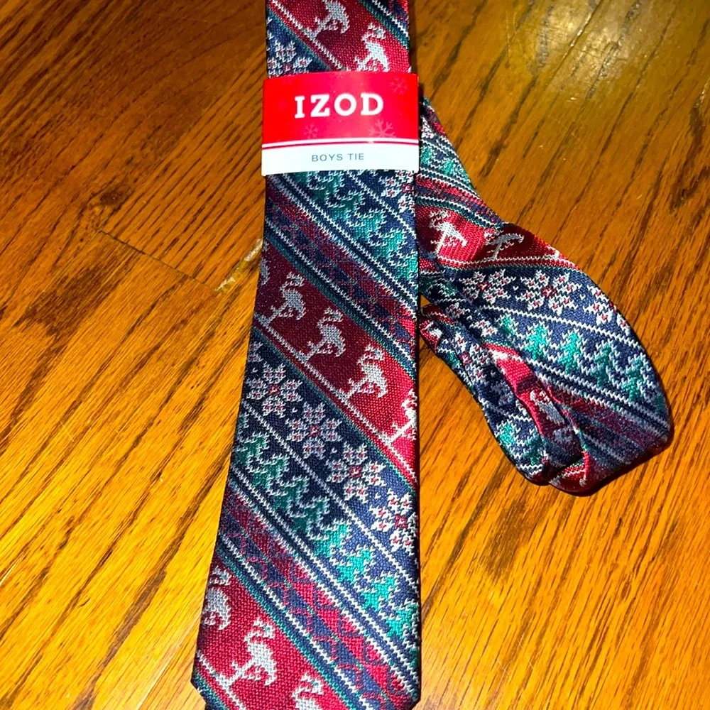 Izod boys Christmas tie BRAND NEW